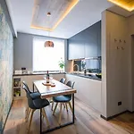 Elisabetin Residence: And Unique Design Apartman *