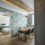 Elisabetin Residence: And Unique Design Apartman