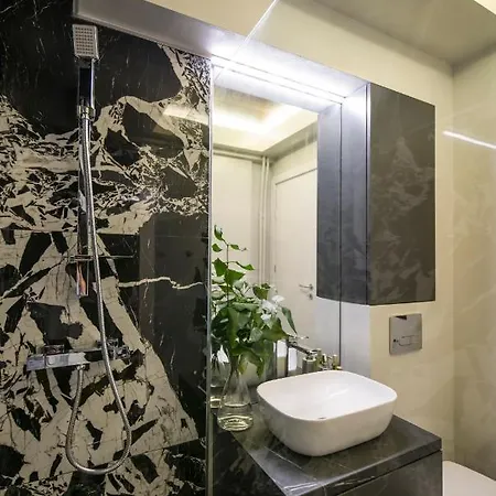 Apartment Elisabetin Residence: And Unique Design